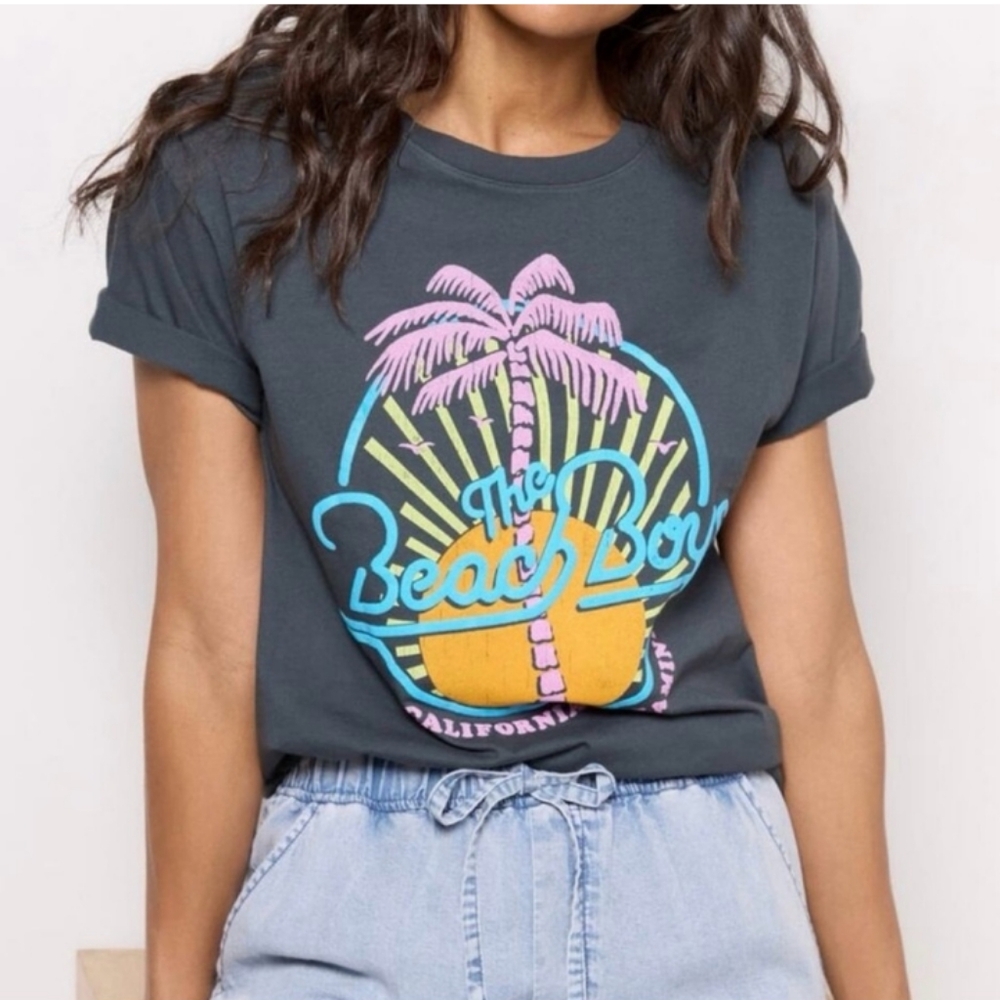 NWOT Daydreamer Beach Boys California Dreamin' Black Boyfriend Graphic Tee